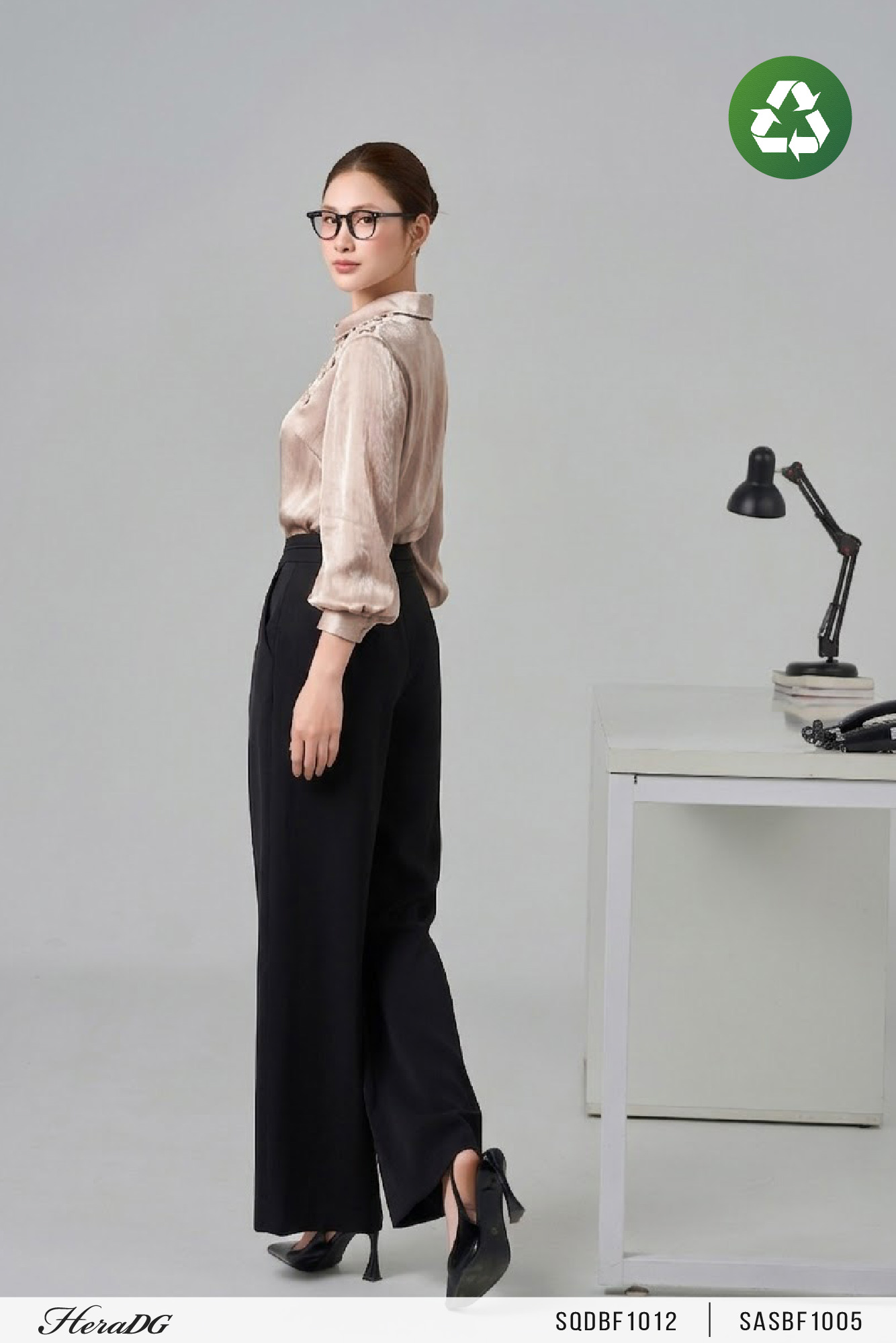 Ảnh của Áo sơ mi thân đính hoa